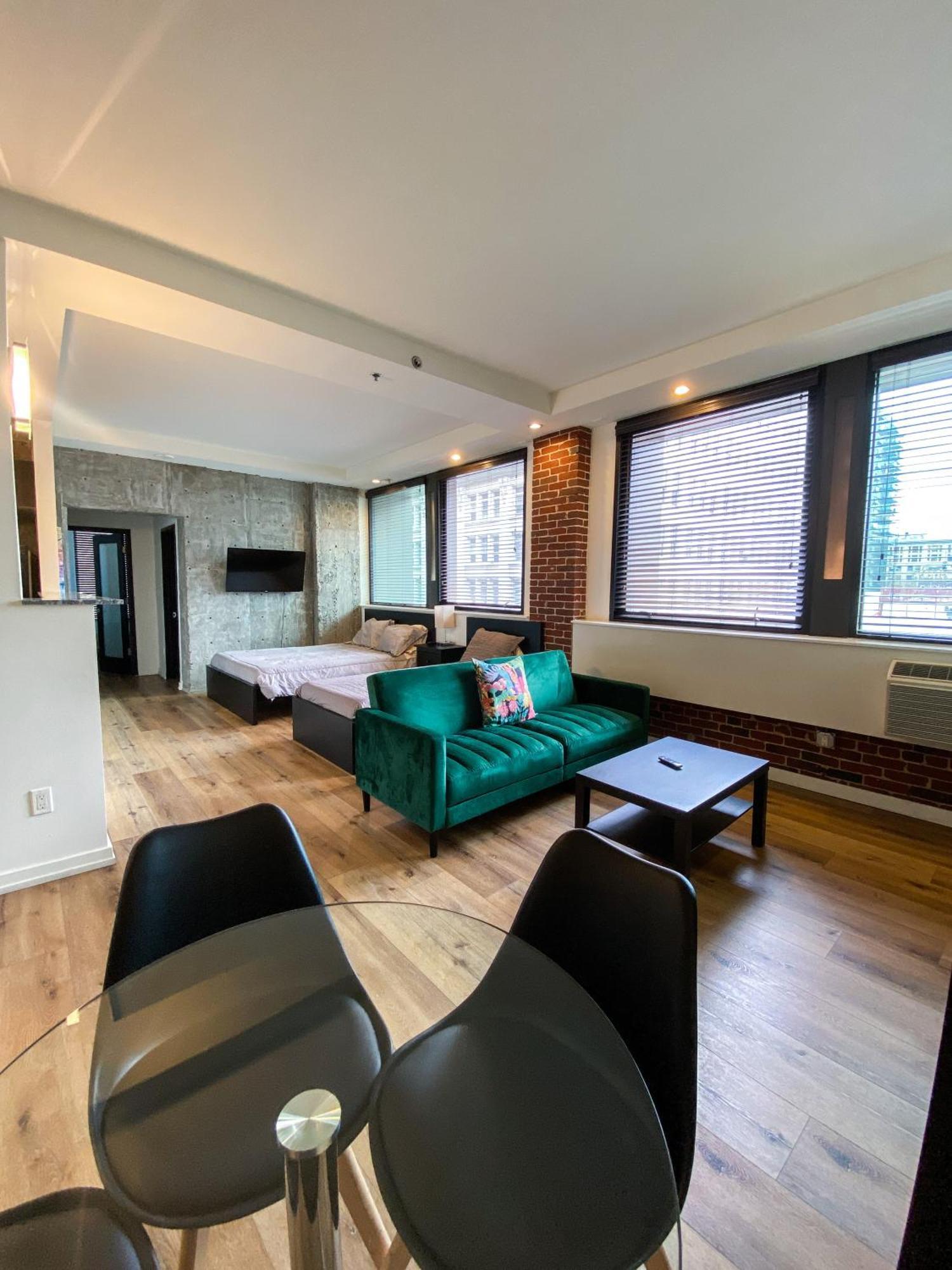 The Haas, Trademark Collection By Wyndham 3* Los Angeles